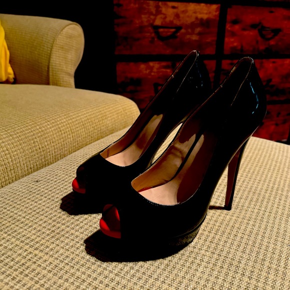 Heels - Picture 2 of 3